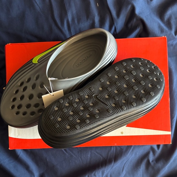 Nike Men’s Black Foam Clog with Neon Green Swoosh - Picture 6 of 6